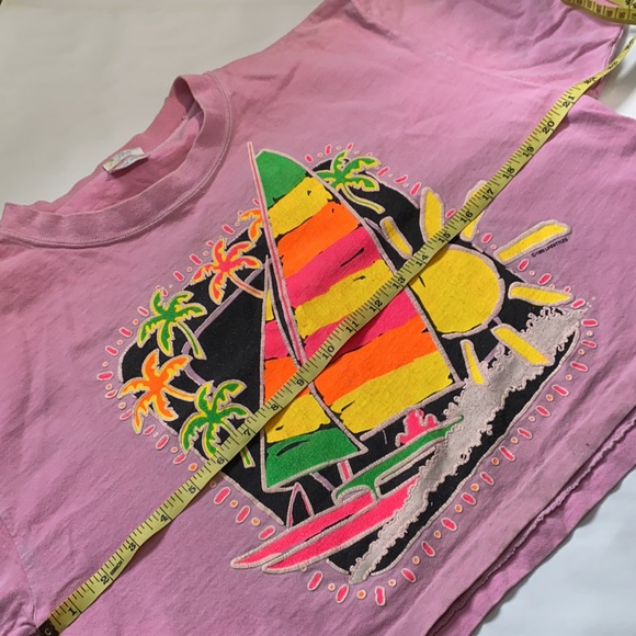 Authentic Vintage Late 1980’s / Early 1990’s Midriff T’Shirt with Summer Design - Picture 8 of 10